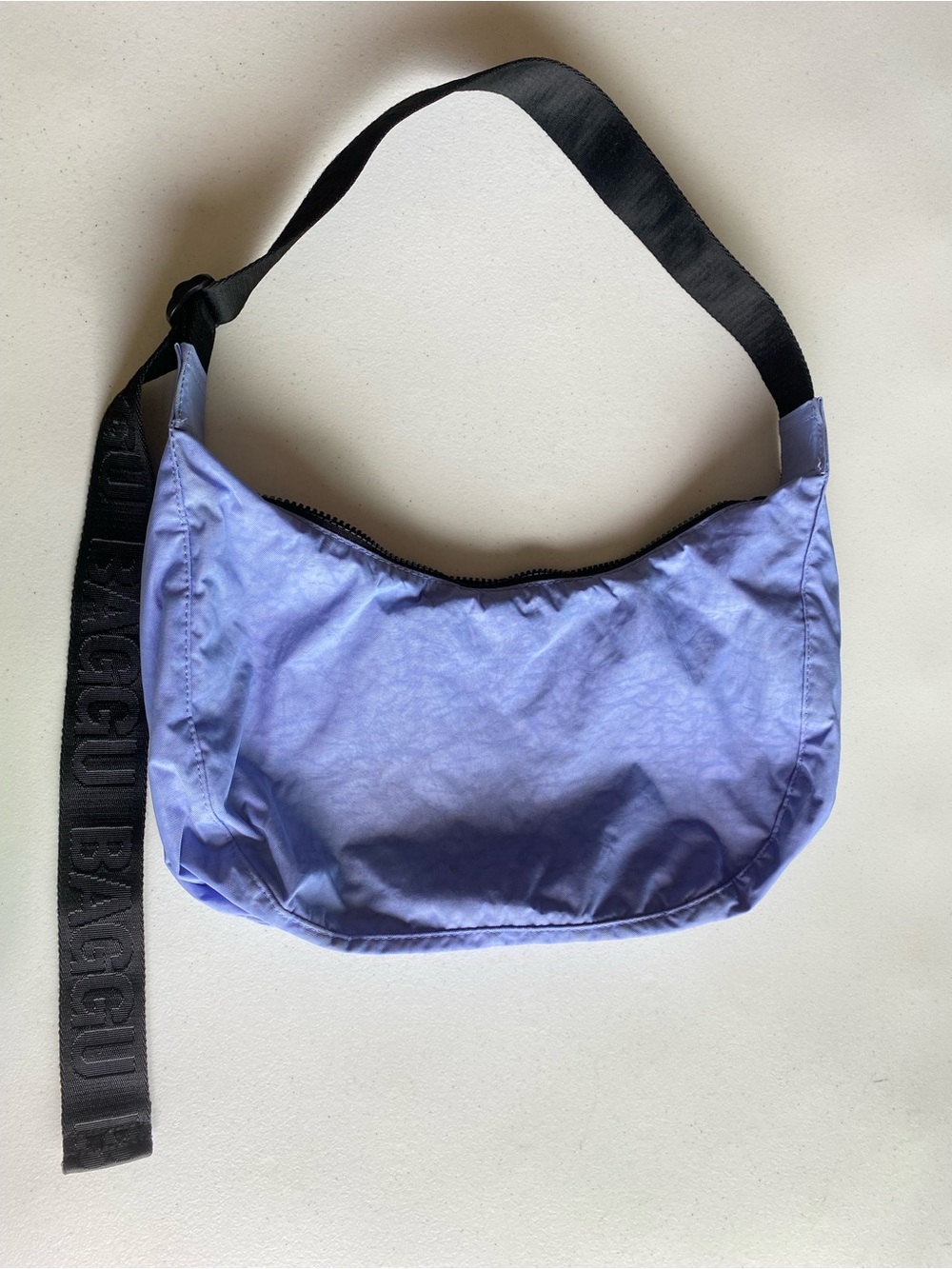 Baggu Periwinkle Blue Nylon Fabric Medium Cresnt Sling Strap Purse